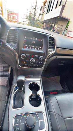 جیپ گراند شیرۆکی